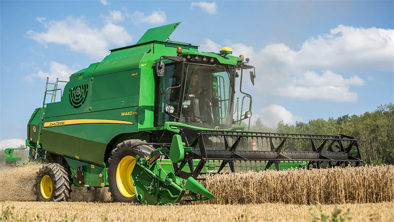 John Deere W440 Combine Operator's Manual