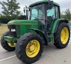 John Deere 6100/6200/6300/6400 SE Tractors Operator's Manual
