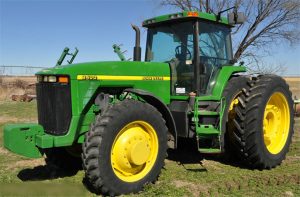 John Deere 8100, 8200, 8300, 8400 Tractors Operator's Manual