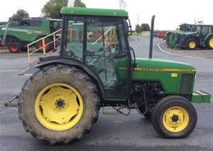 John Deere 5300N, 5400N, 5500N Tractors Operator's Manual