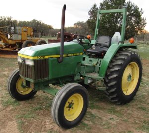John Deere 870, 970, 1070 Tractors Operator's Manual